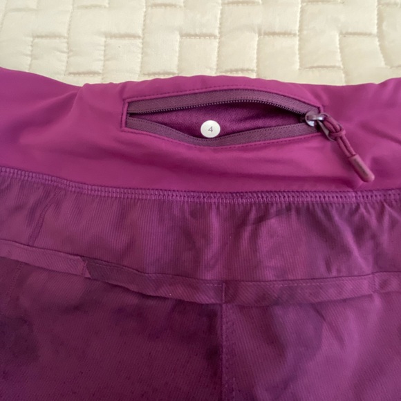 Lululemon Speed up short in Fushia Tie dye - Picture 3 of 3